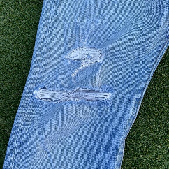 Levi's Men's 501 Distressed Light Wash Denim Jeans - Picture 4 of 7